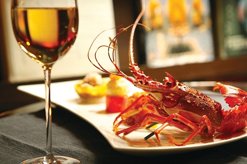 Hải sản tươi ngon, hấp dẫn là món ăn không thể bỏ qua khi đến với Phú Quốc